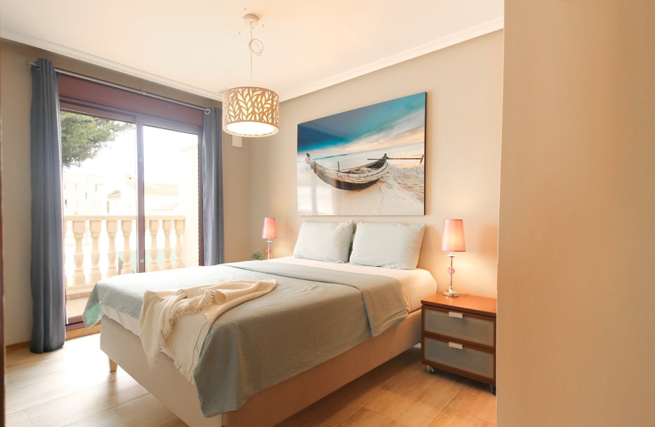 Resale - Villa -
Torrevieja - Costa Blanca