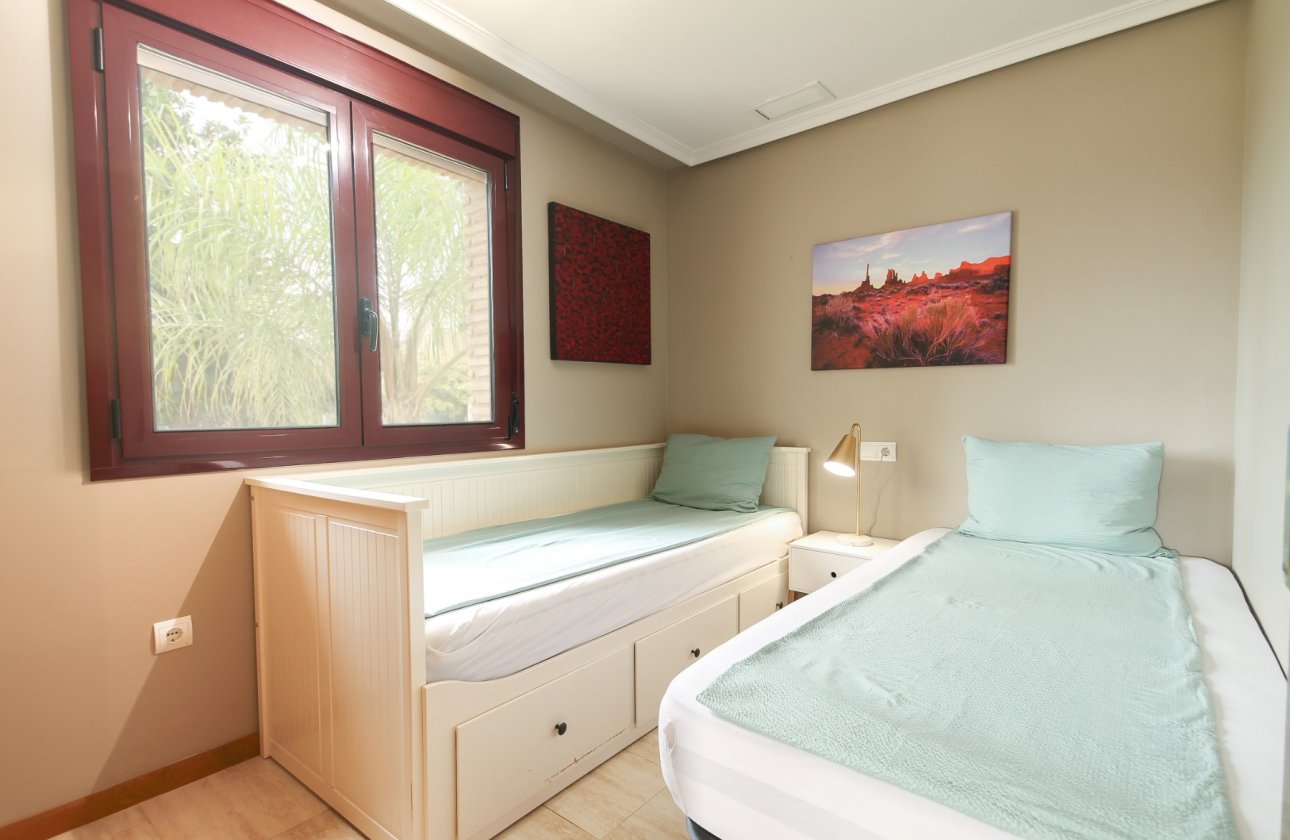 Resale - Villa -
Torrevieja - Costa Blanca