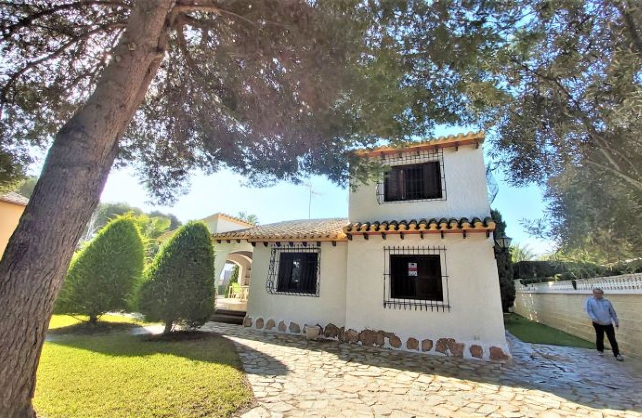 Resale - Villa -
Torrevieja - Costa Blanca