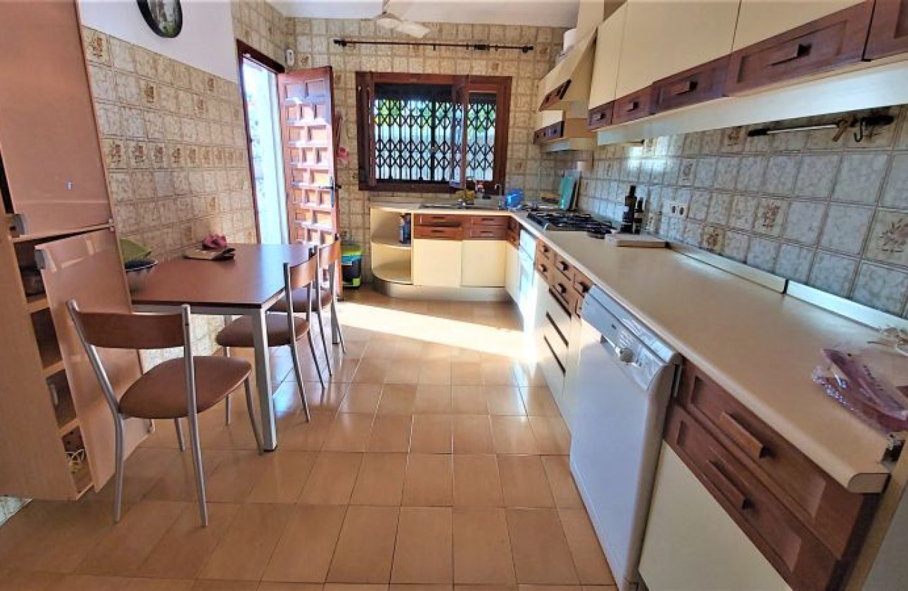 Resale - Villa -
Torrevieja - Costa Blanca