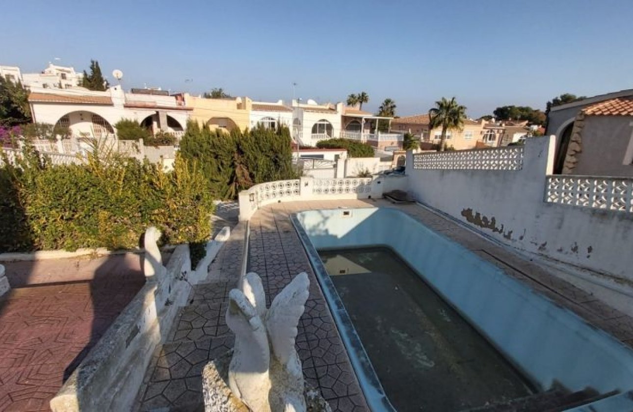 Resale - Villa -
Torrevieja - Costa Blanca