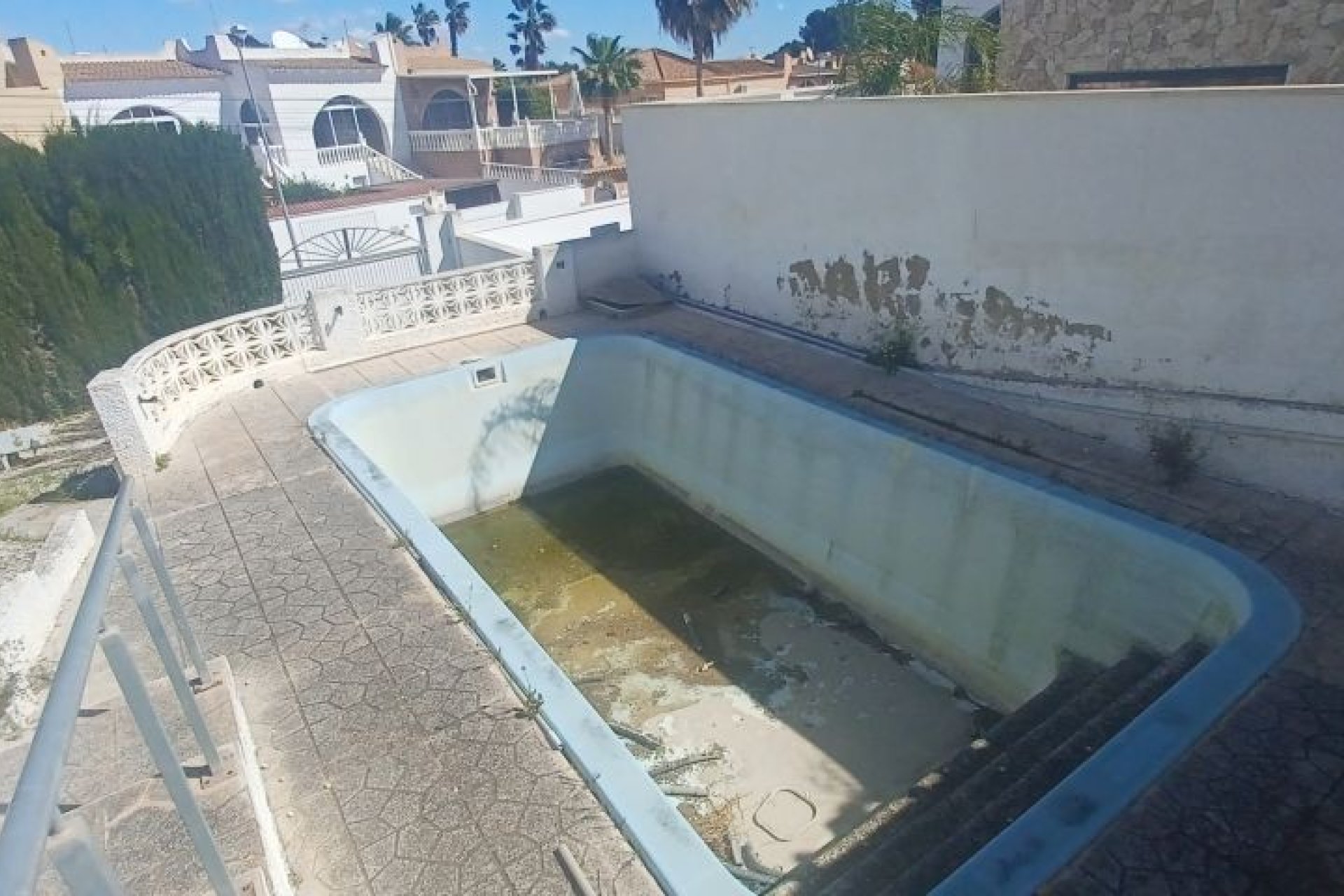 Resale - Villa -
Torrevieja - Costa Blanca