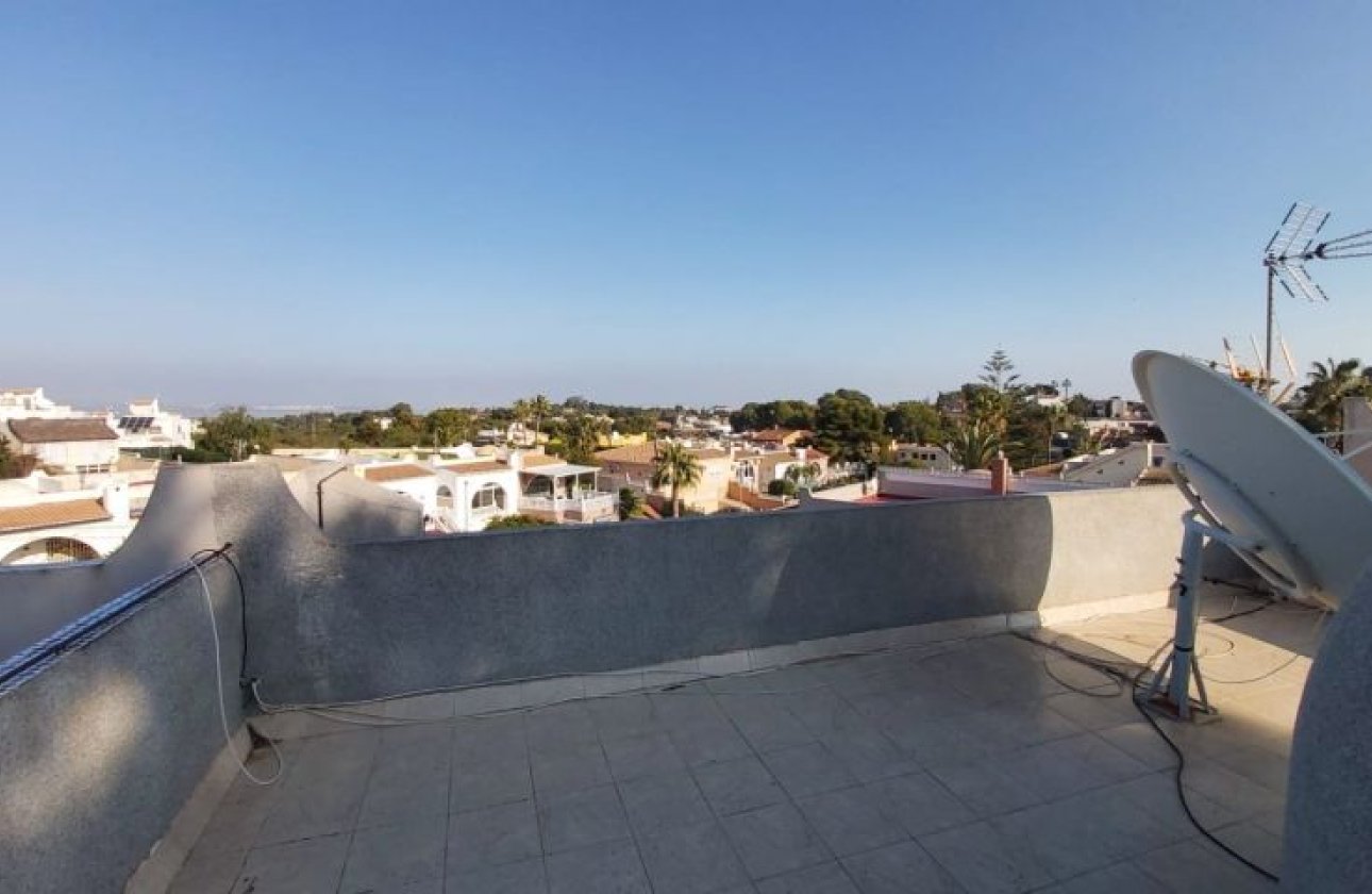 Resale - Villa -
Torrevieja - Costa Blanca