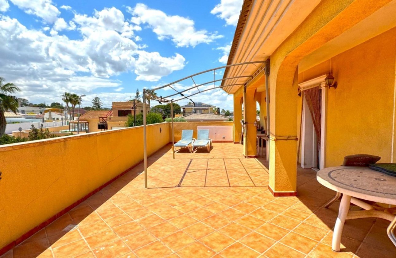 Resale - Villa -
Torrevieja - Costa Blanca