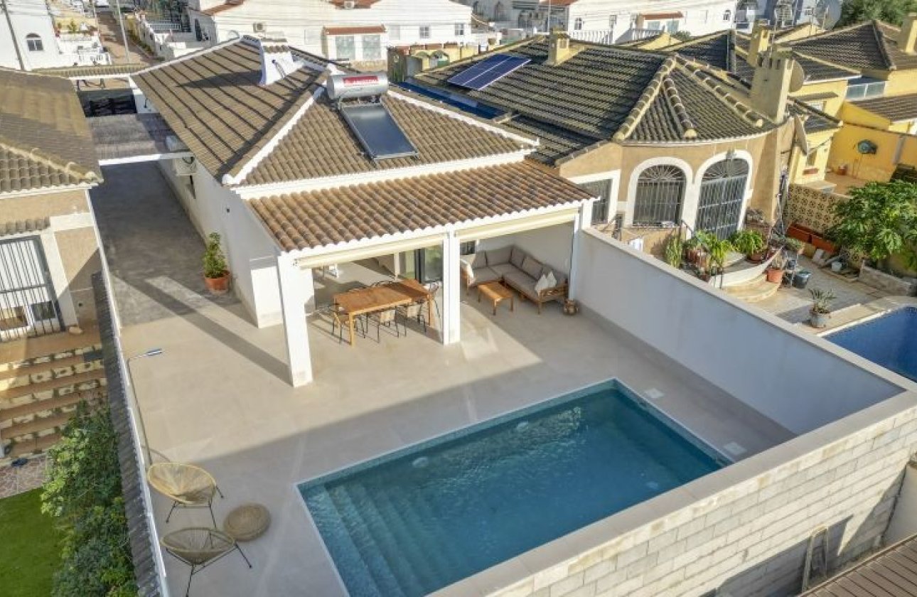 Resale - Villa -
Torrevieja - Costa Blanca