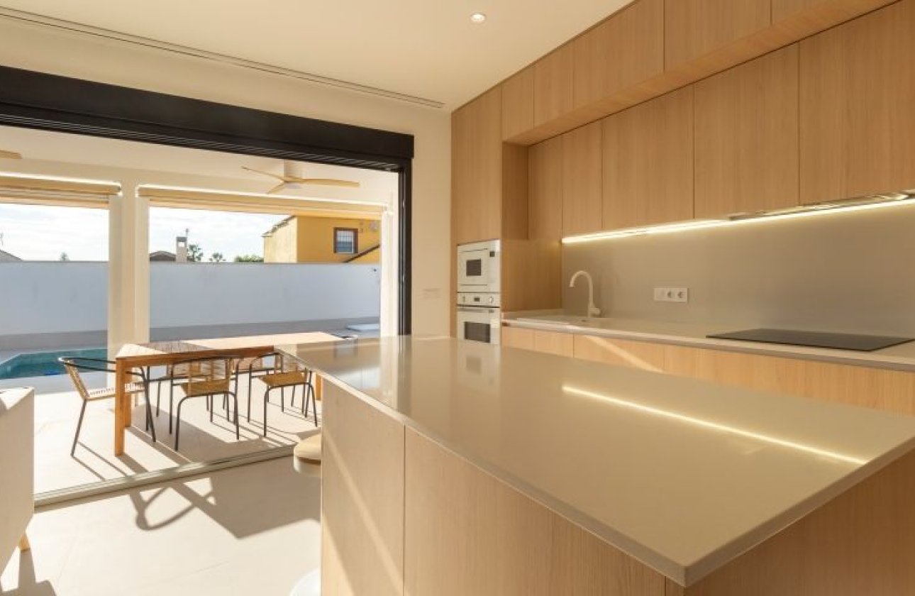 Resale - Villa -
Torrevieja - Costa Blanca