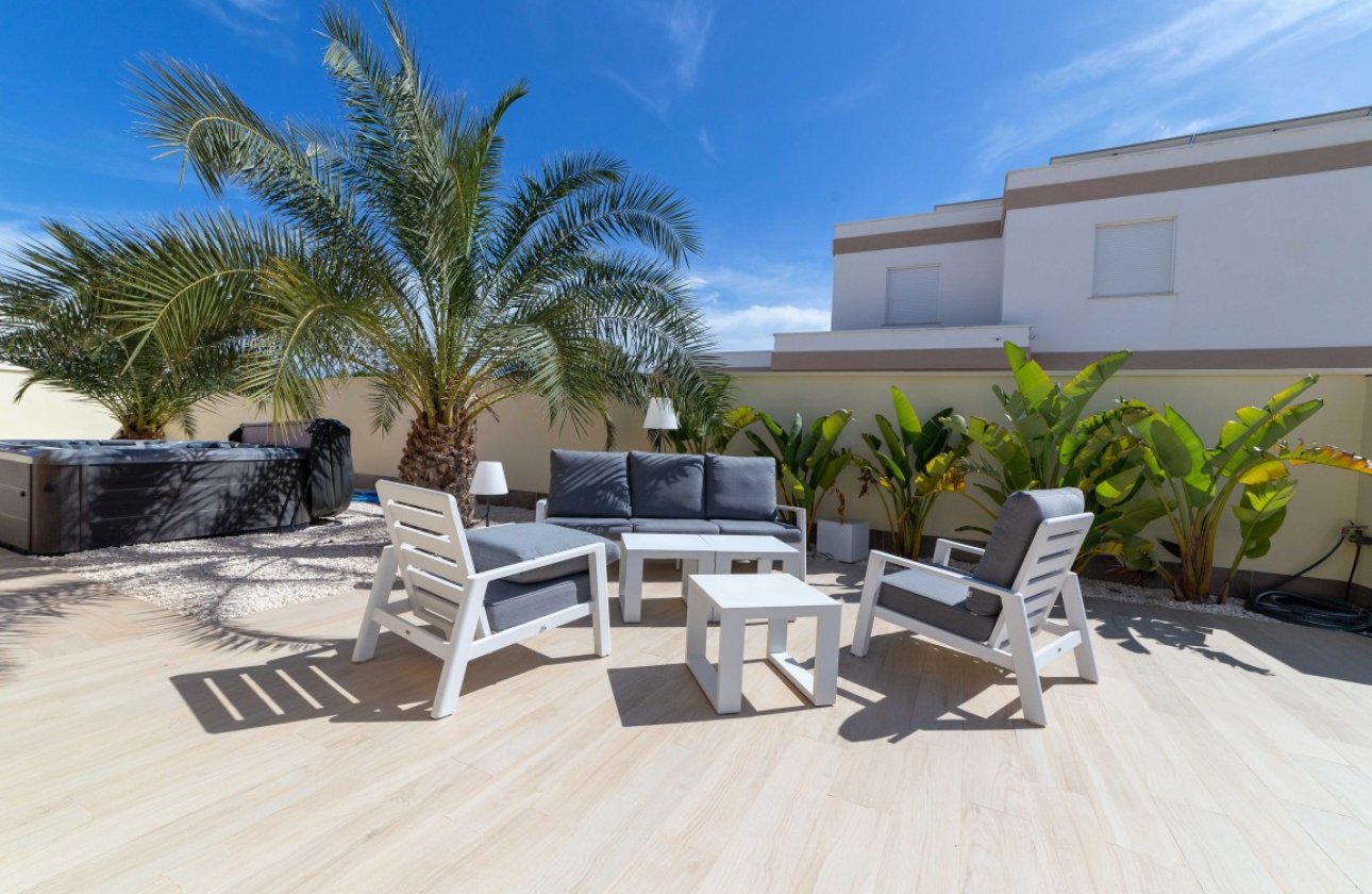 Resale - Villa -
Torrevieja - Costa Blanca