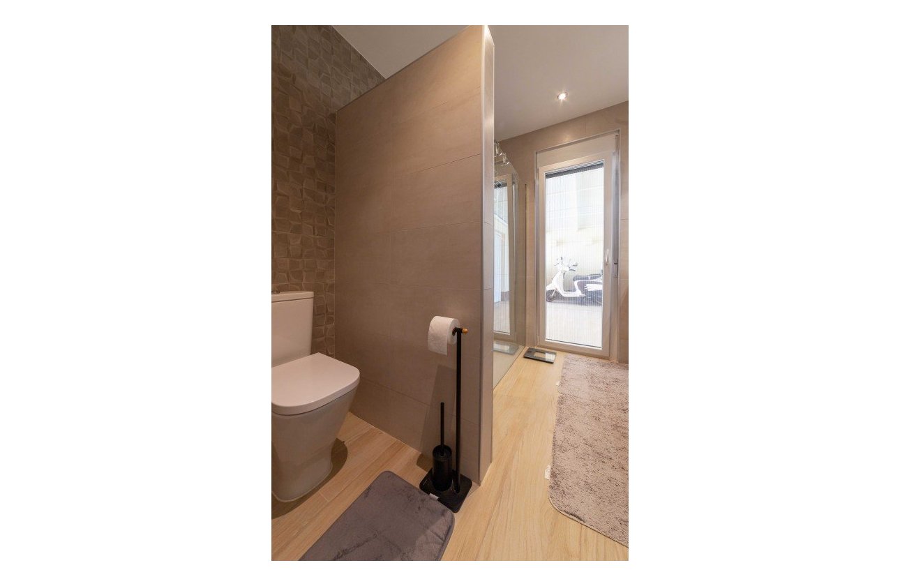 Resale - Villa -
Torrevieja - Costa Blanca