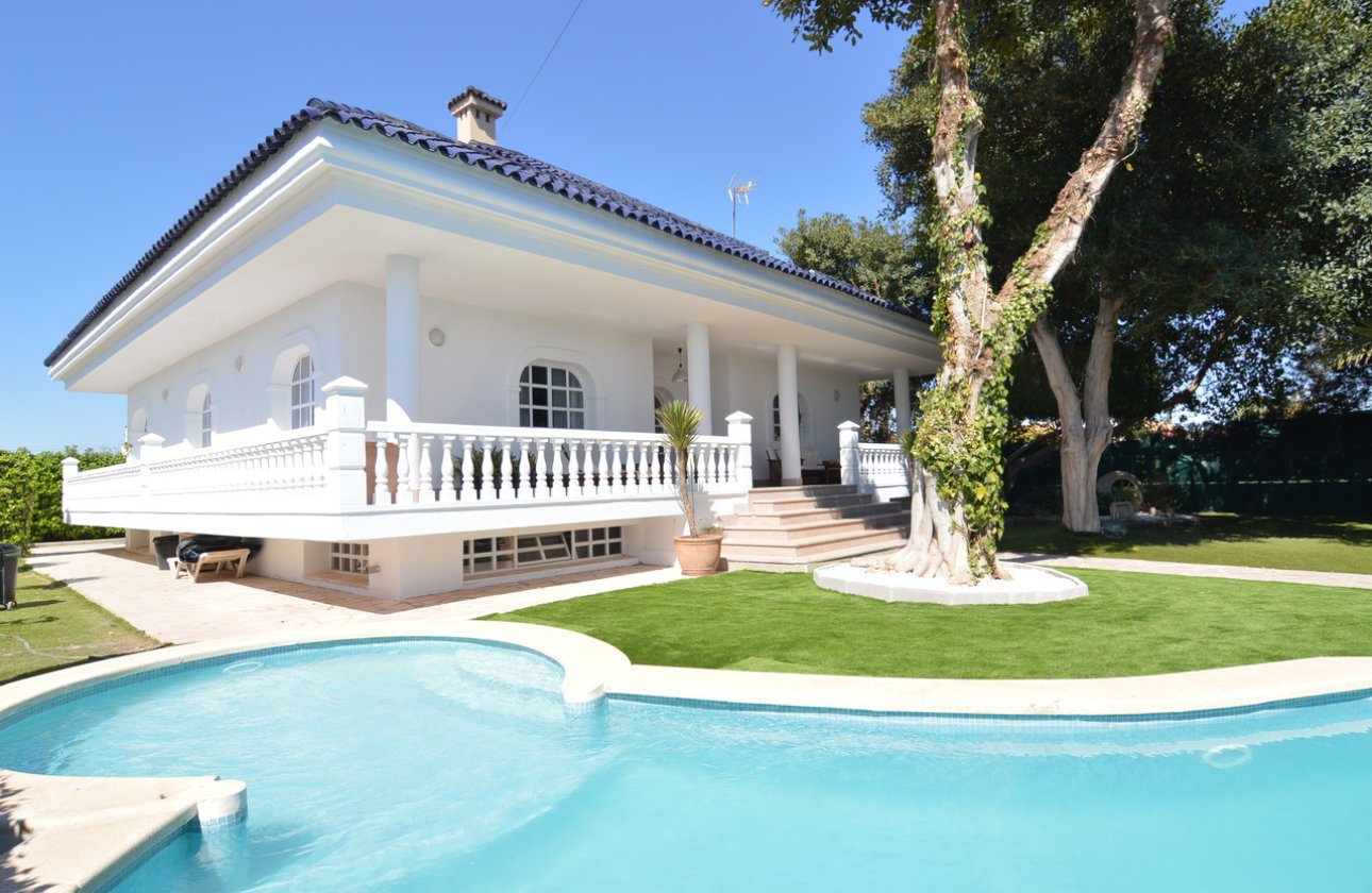 Resale - Villa -
Torrevieja - Costa Blanca