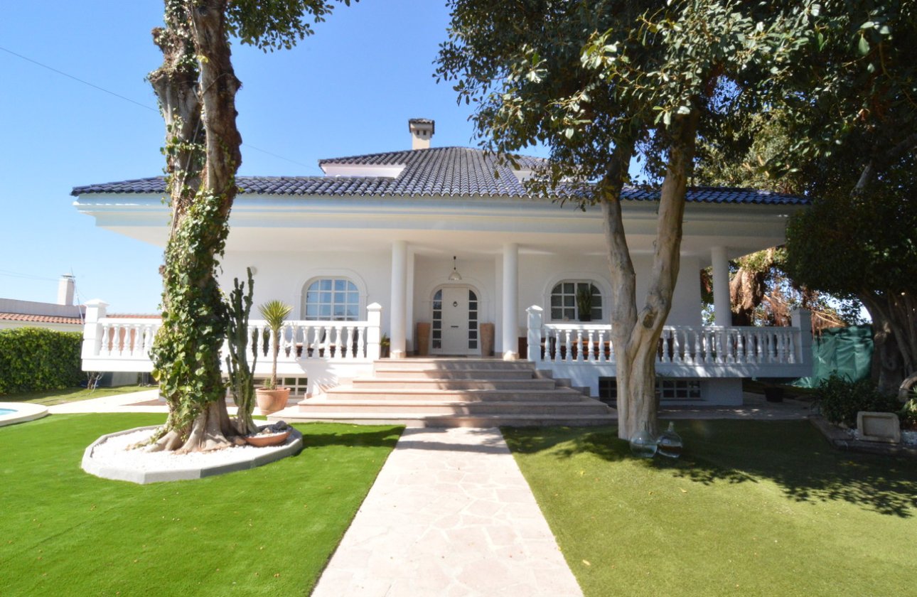 Resale - Villa -
Torrevieja - Costa Blanca