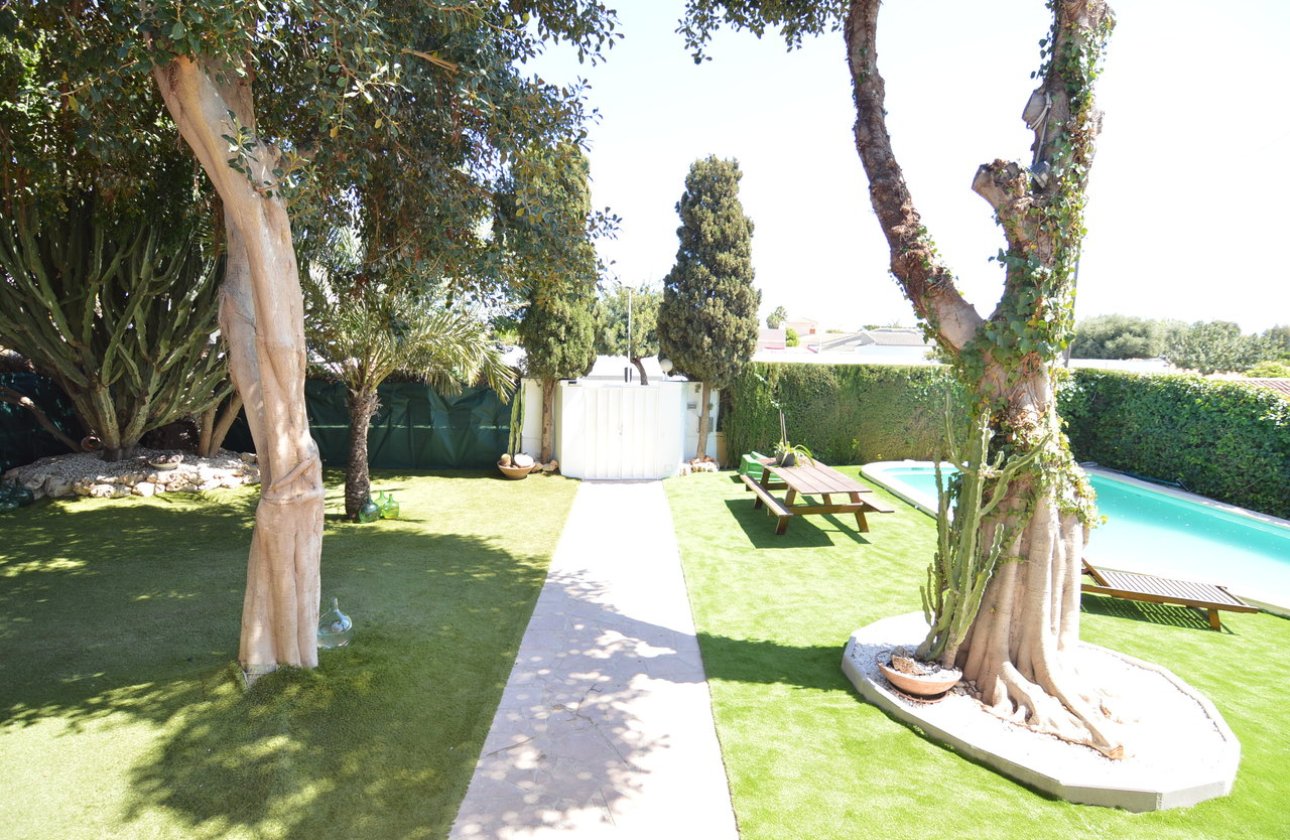 Resale - Villa -
Torrevieja - Costa Blanca