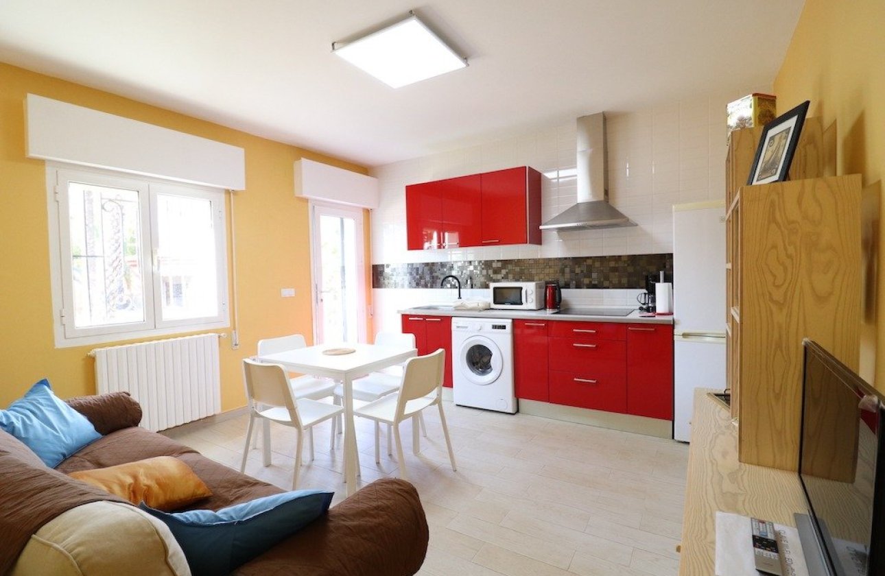 Resale - Villa -
Torrevieja - Costa Blanca