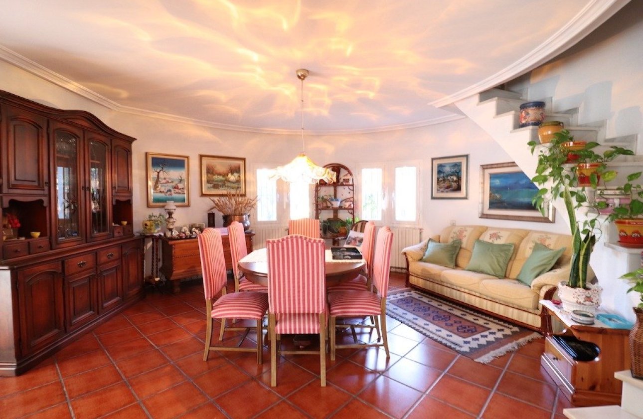 Resale - Villa -
Torrevieja - Costa Blanca