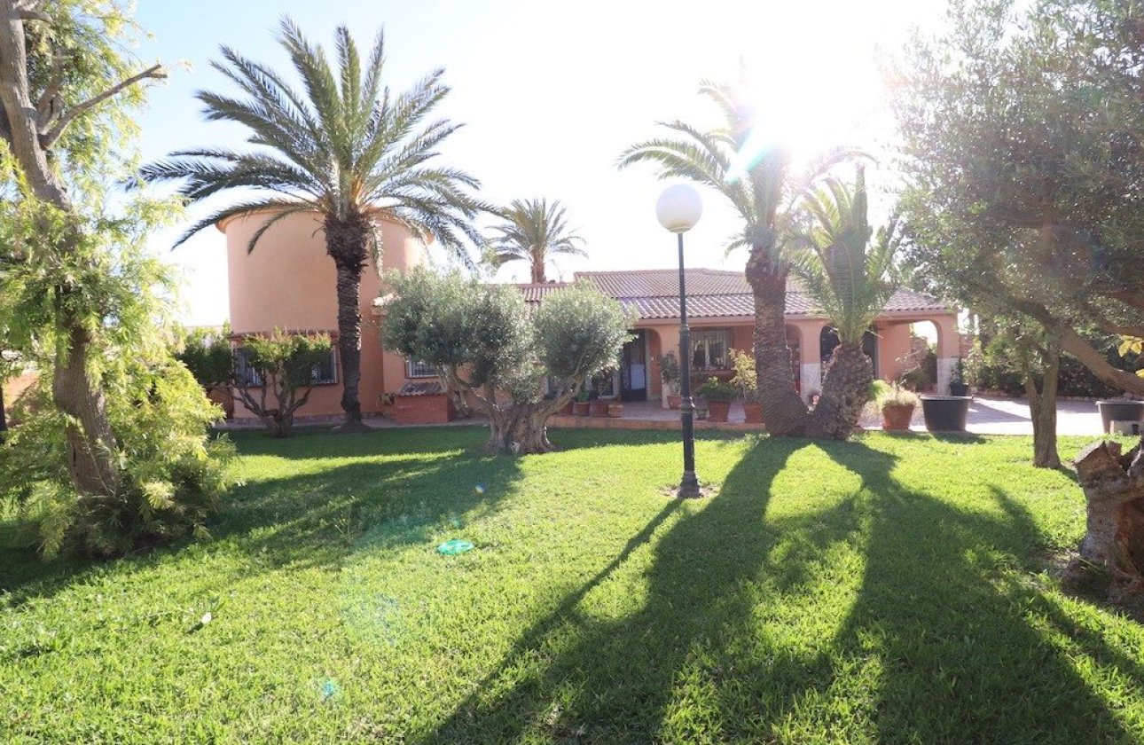 Resale - Villa -
Torrevieja - Costa Blanca
