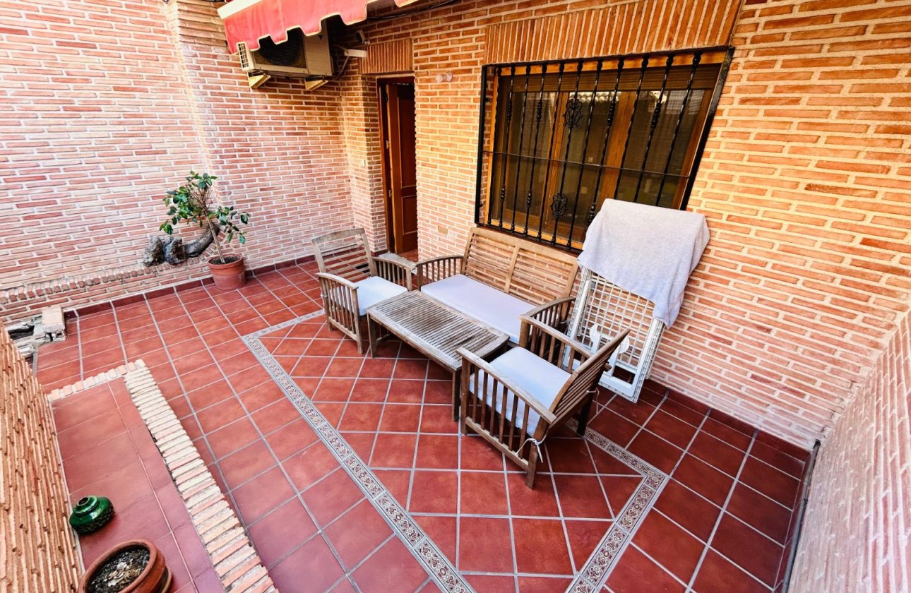 Resale - Villa -
Torrevieja - Costa Blanca