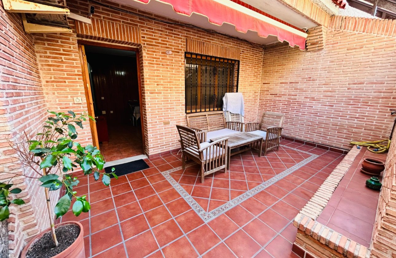Resale - Villa -
Torrevieja - Costa Blanca
