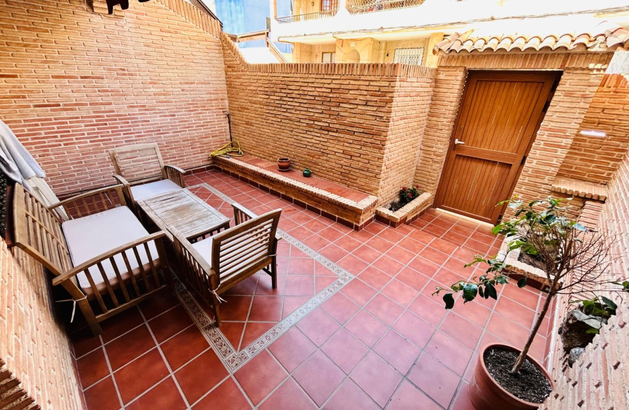 Resale - Villa -
Torrevieja - Costa Blanca