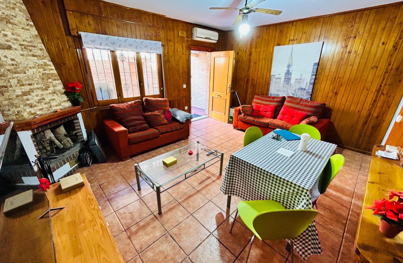 Resale - Villa -
Torrevieja - Costa Blanca