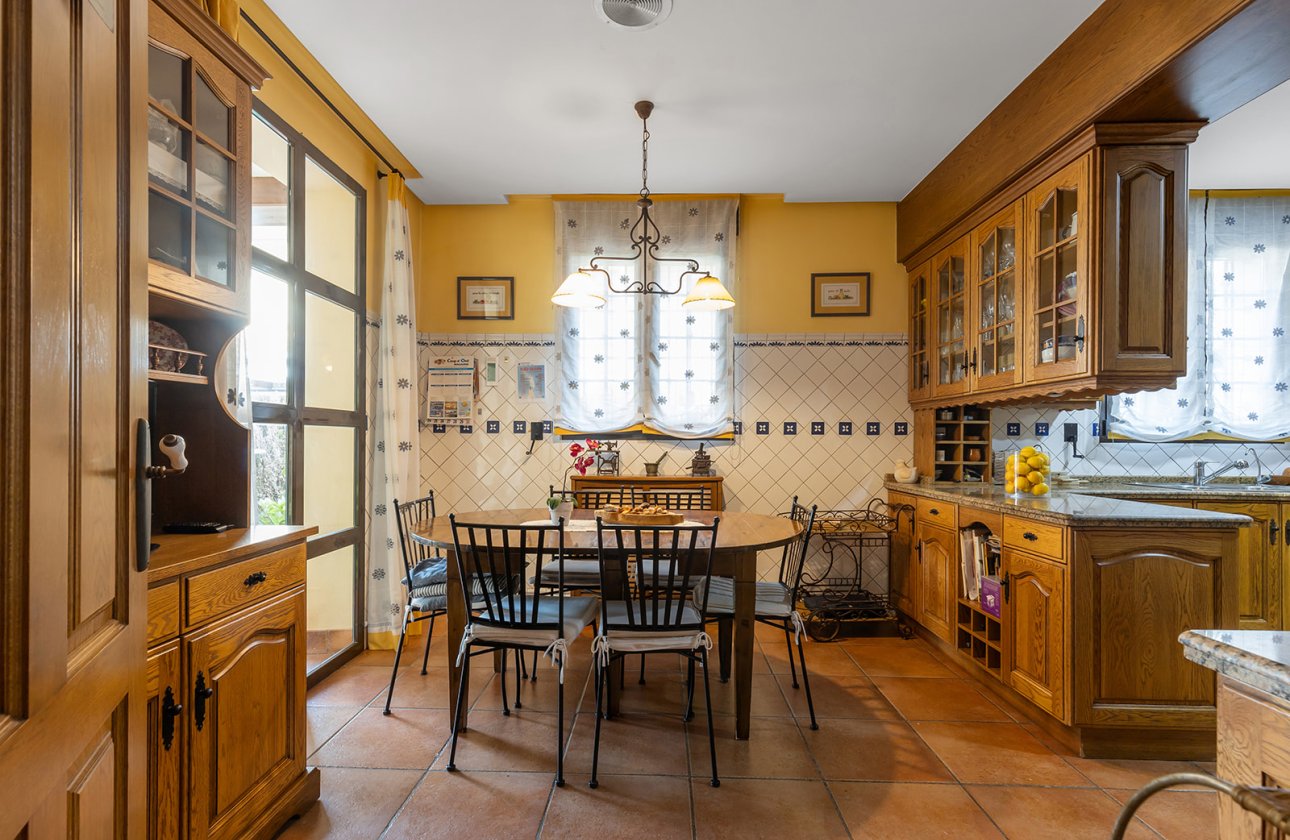 Resale - Villa -
Torrevieja - Costa Blanca