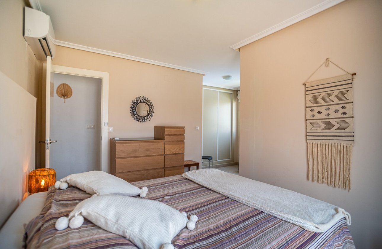 Resale - Villa -
Torrevieja - Costa Blanca