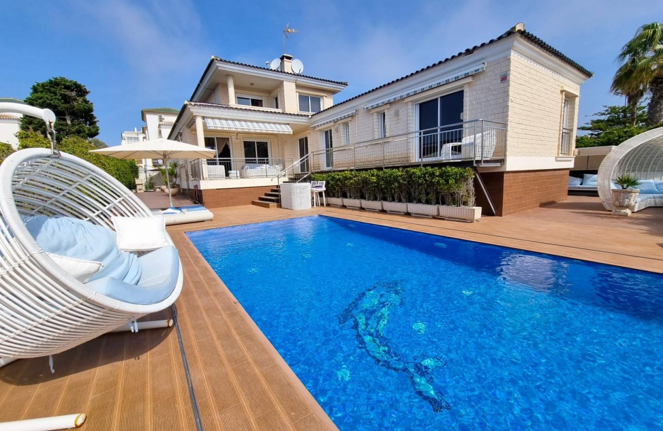 Resale - Villa -
Torrevieja - Costa Blanca