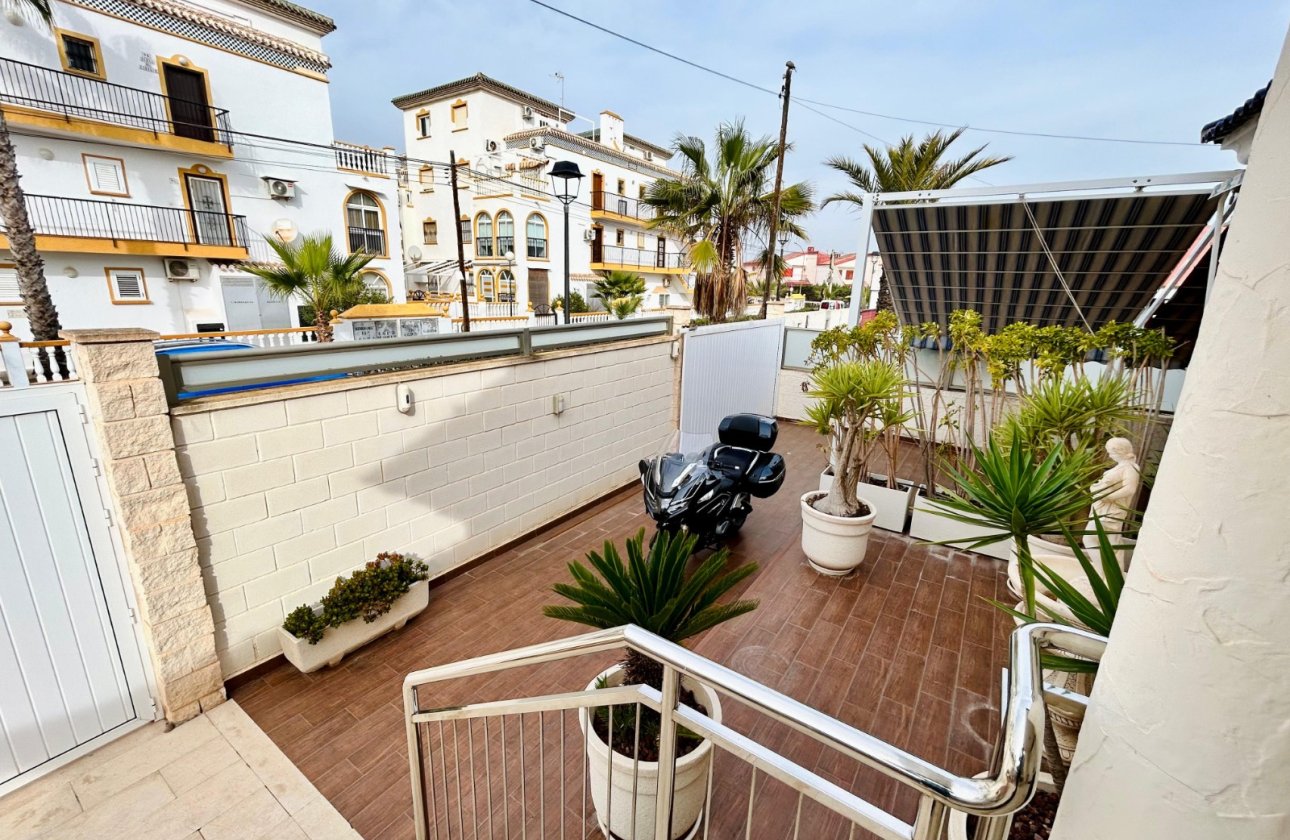 Resale - Villa -
Torrevieja - Costa Blanca