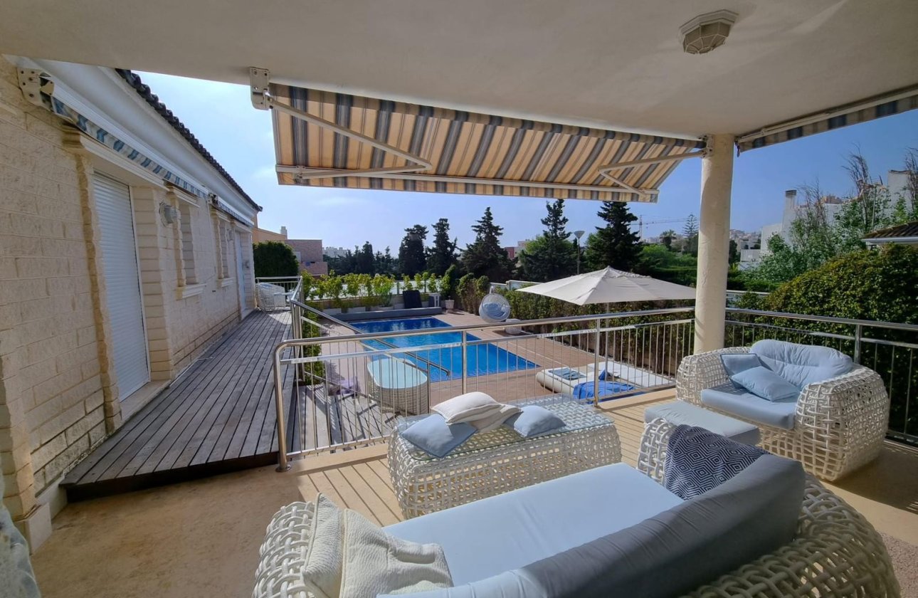 Resale - Villa -
Torrevieja - Costa Blanca