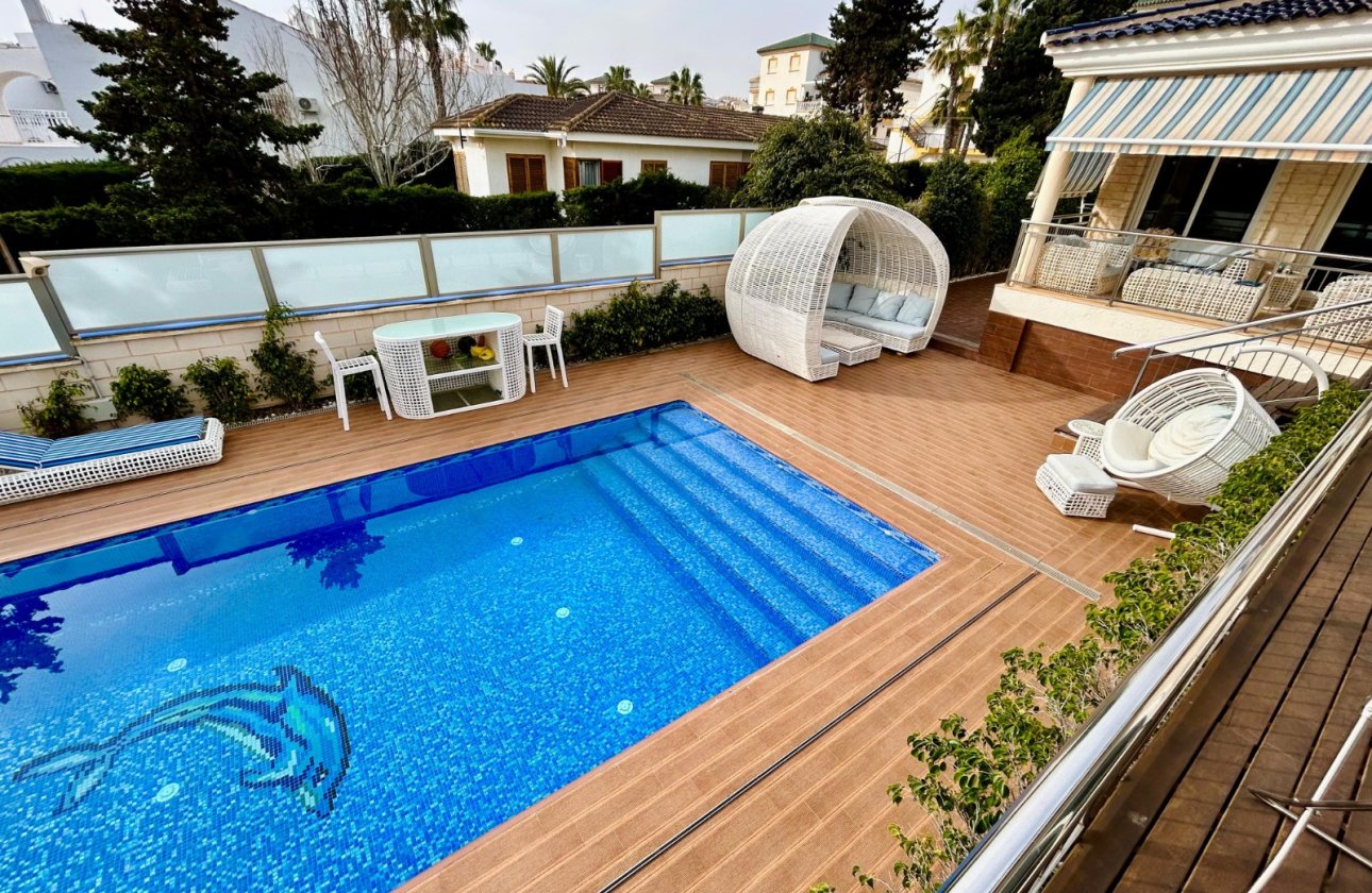 Resale - Villa -
Torrevieja - Costa Blanca