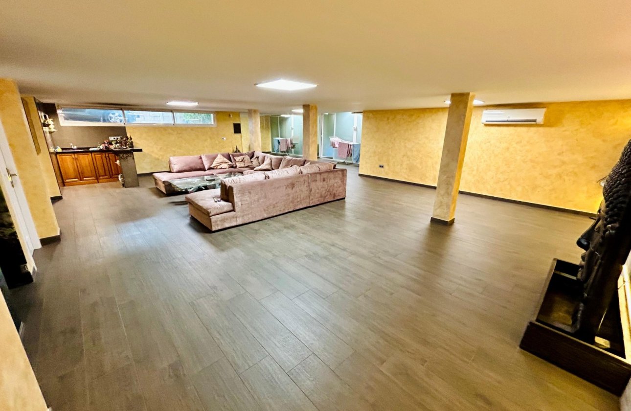 Resale - Villa -
Torrevieja - Costa Blanca