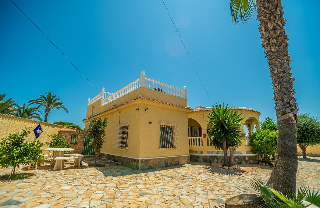 Resale - Villa -
Torrevieja - Costa Blanca