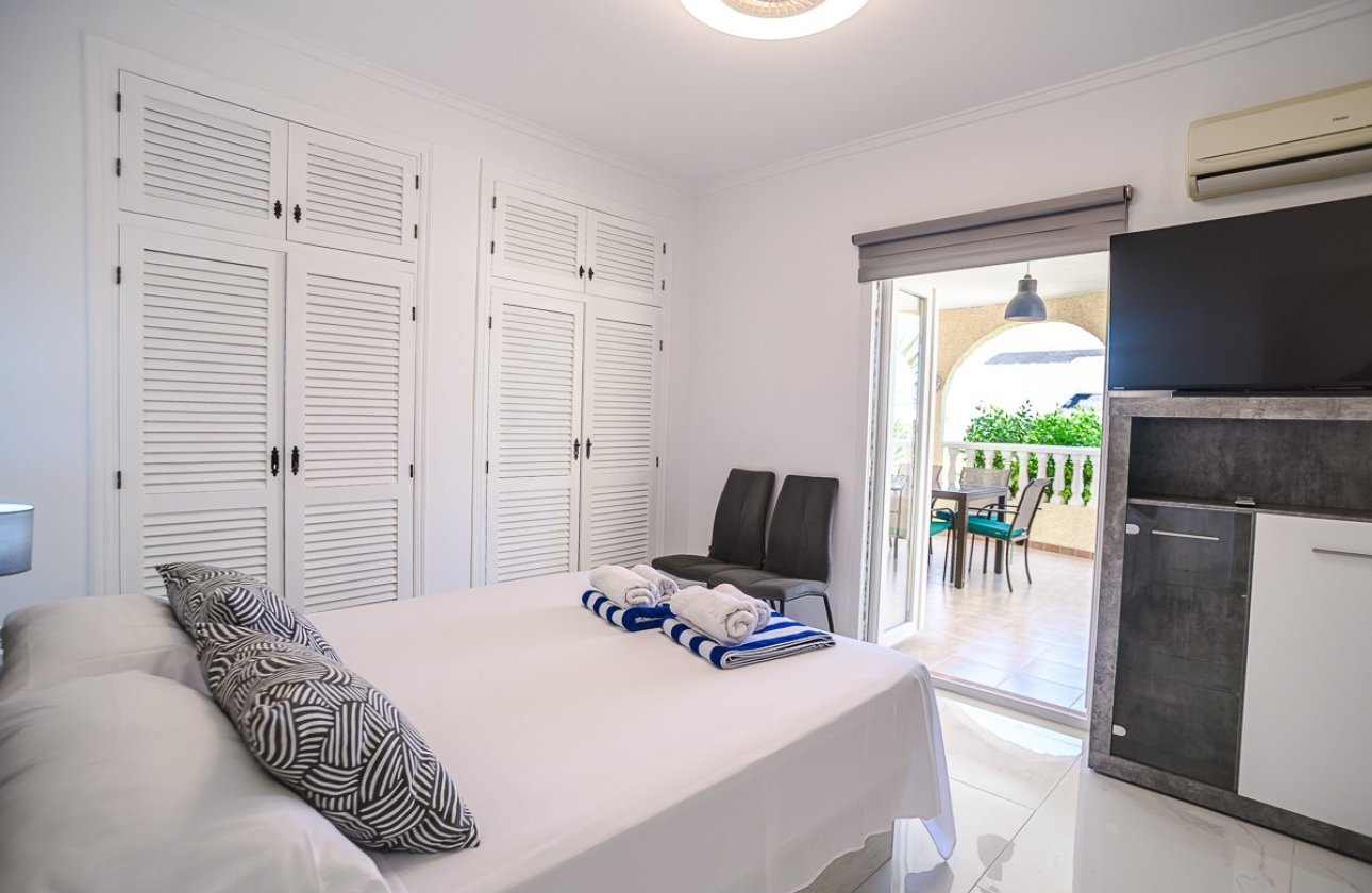 Resale - Villa -
Torrevieja - Costa Blanca