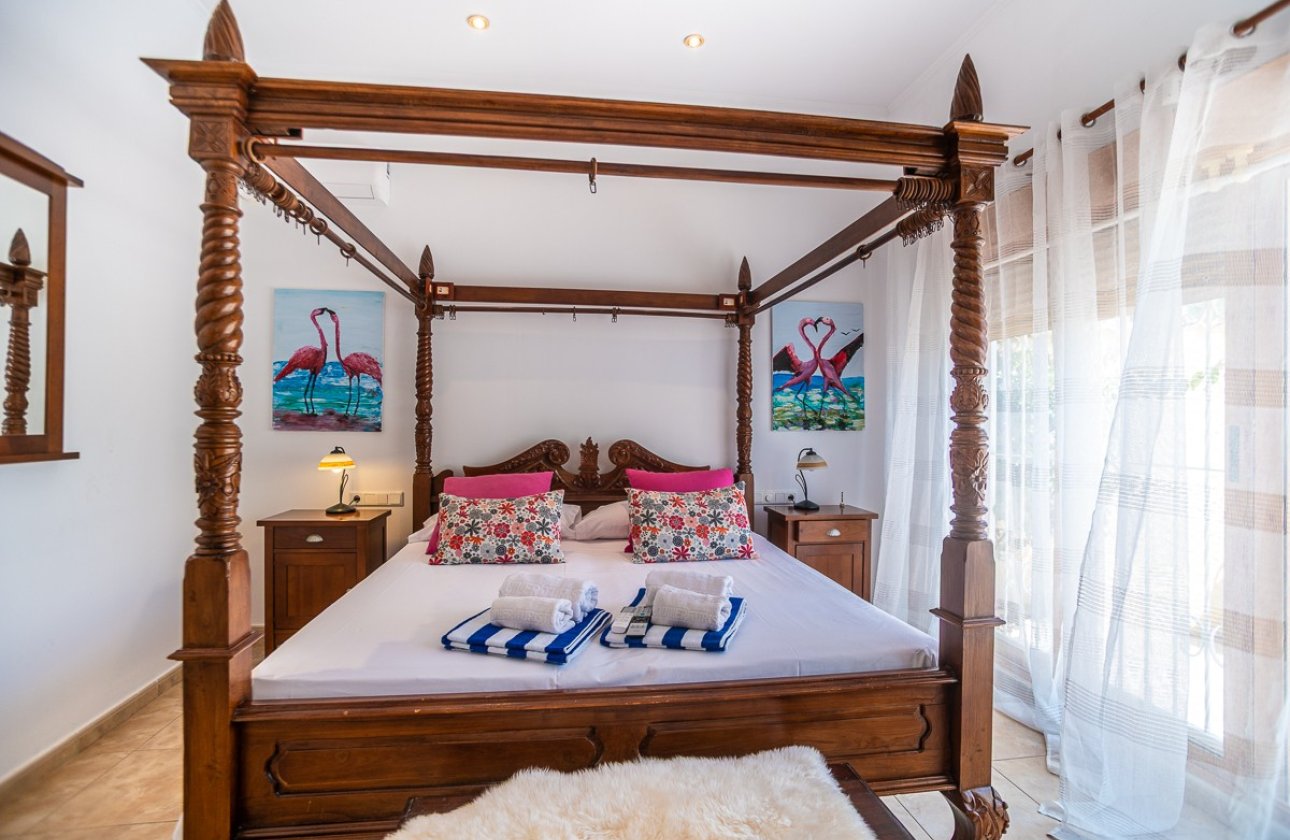 Resale - Villa -
Torrevieja - Costa Blanca