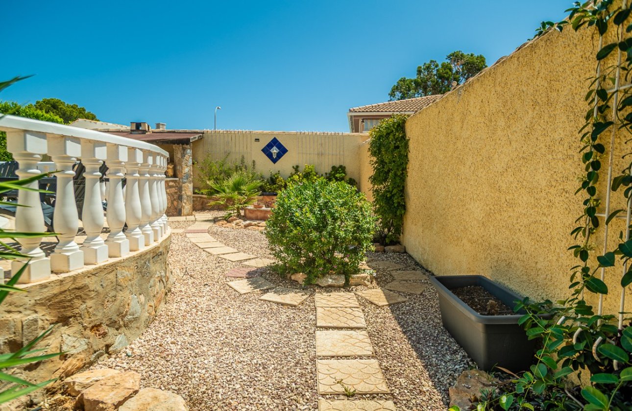Resale - Villa -
Torrevieja - Costa Blanca