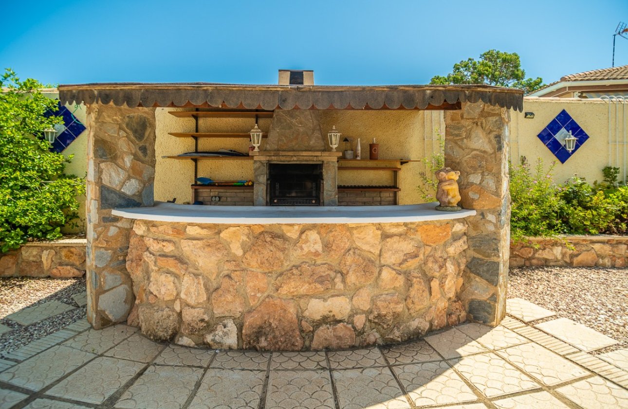 Resale - Villa -
Torrevieja - Costa Blanca