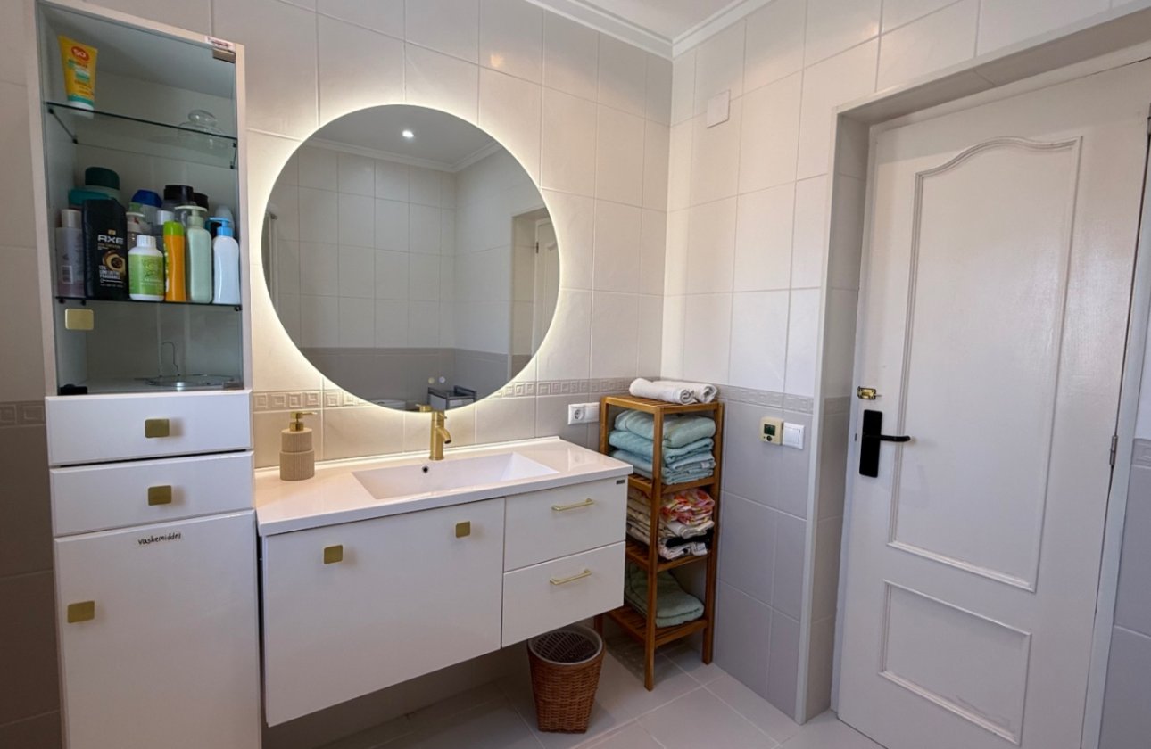 Resale - Villa -
Torrevieja - Costa Blanca