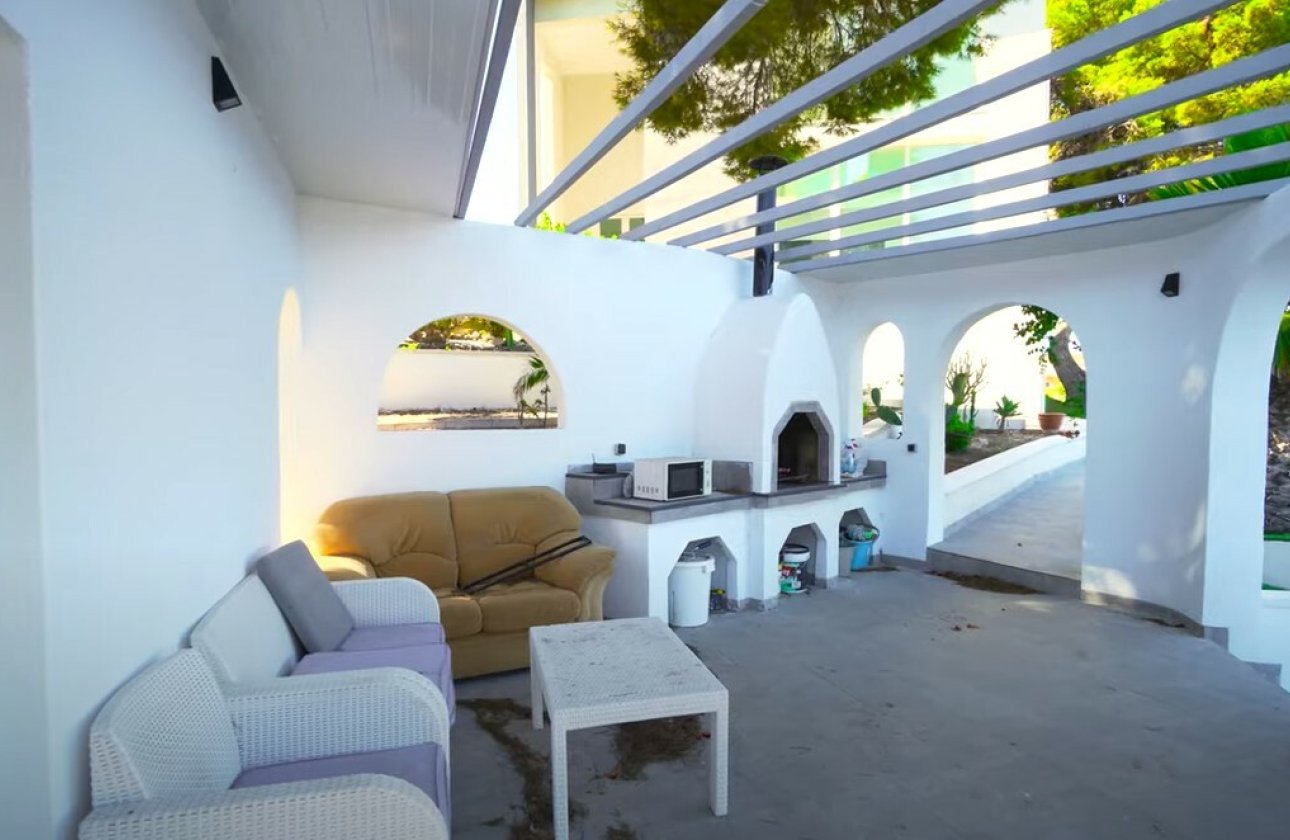 Resale - Villa -
Torrevieja - Costa Blanca