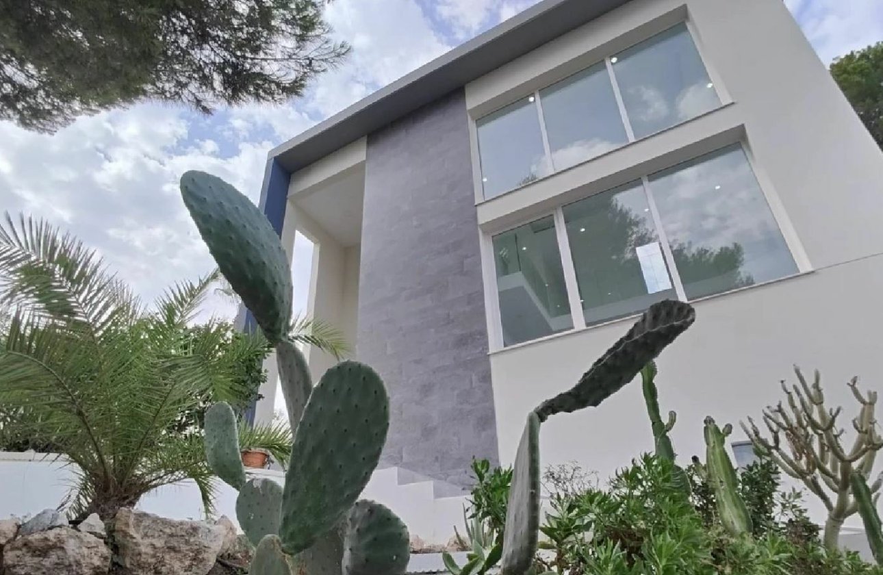 Resale - Villa -
Torrevieja - Costa Blanca