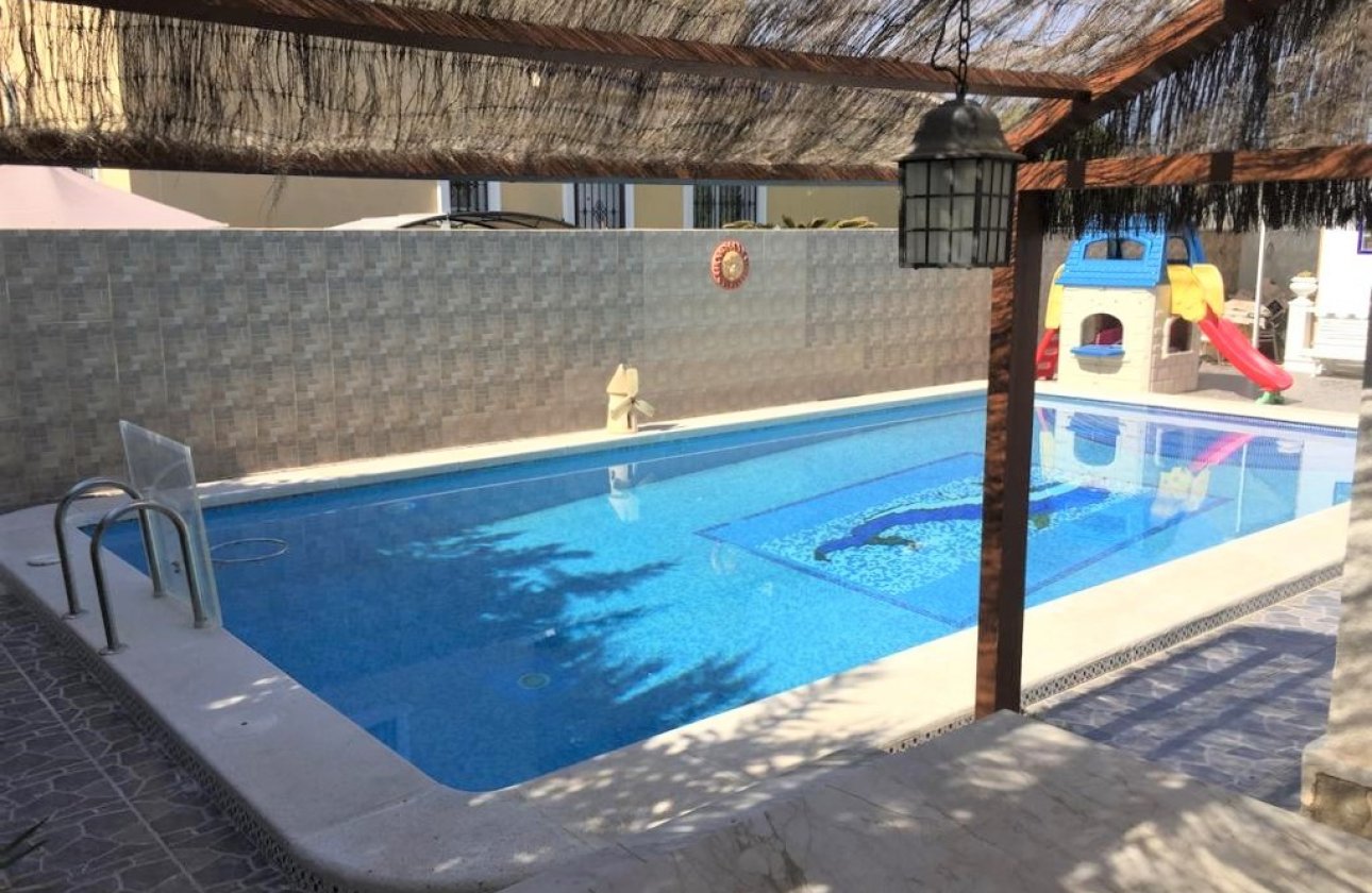 Resale - Villa -
Torrevieja - Costa Blanca