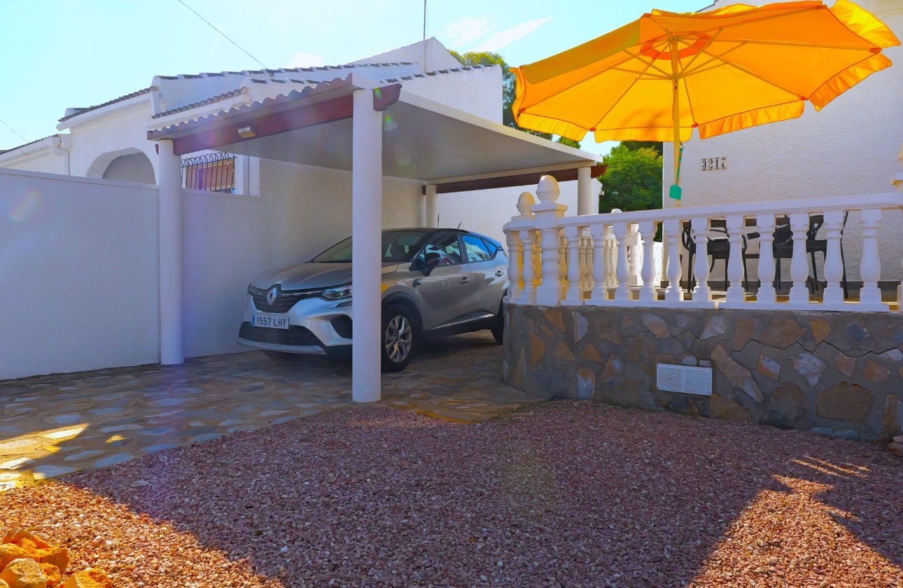 Resale - Villa -
Torrevieja - Costa Blanca