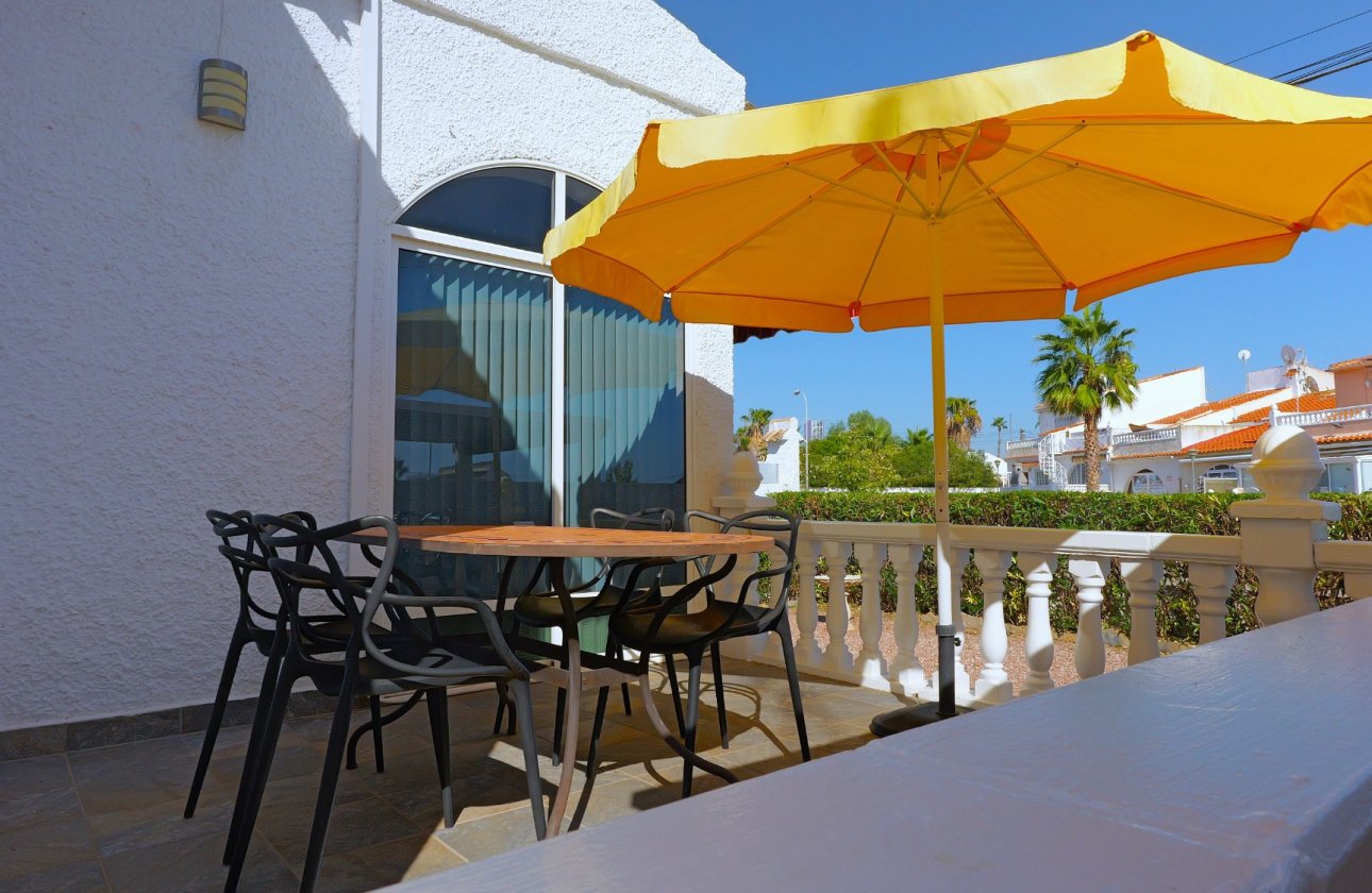 Resale - Villa -
Torrevieja - Costa Blanca