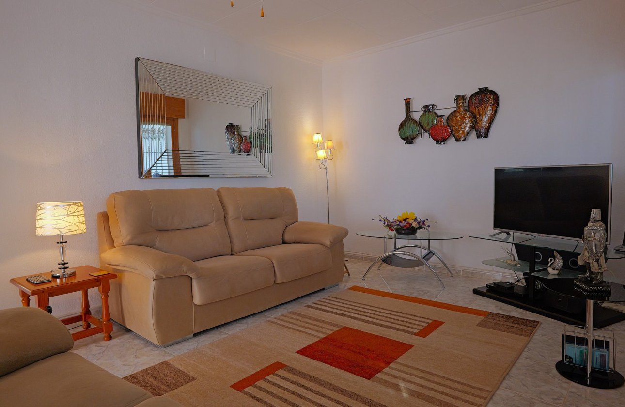 Resale - Villa -
Torrevieja - Costa Blanca