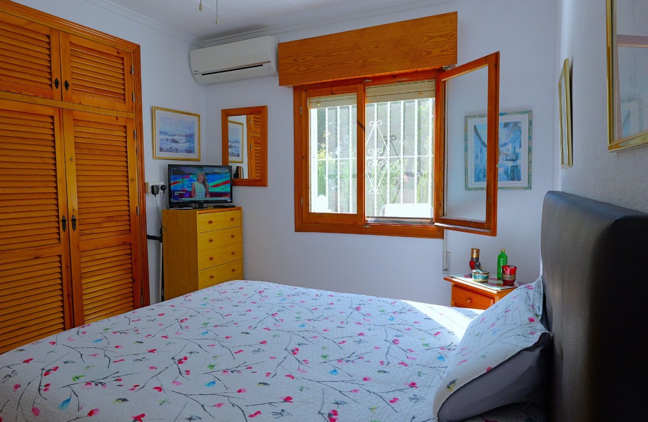 Resale - Villa -
Torrevieja - Costa Blanca