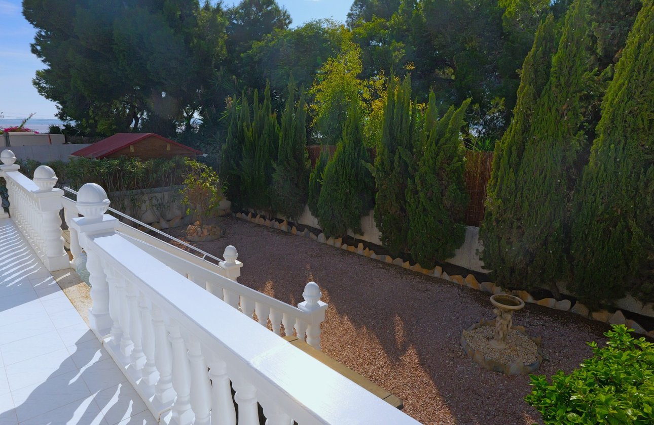 Resale - Villa -
Torrevieja - Costa Blanca