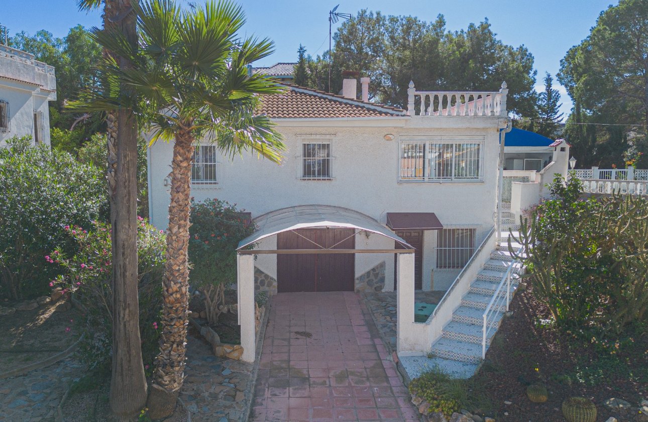 Resale - Villa -
Torrevieja - Costa Blanca