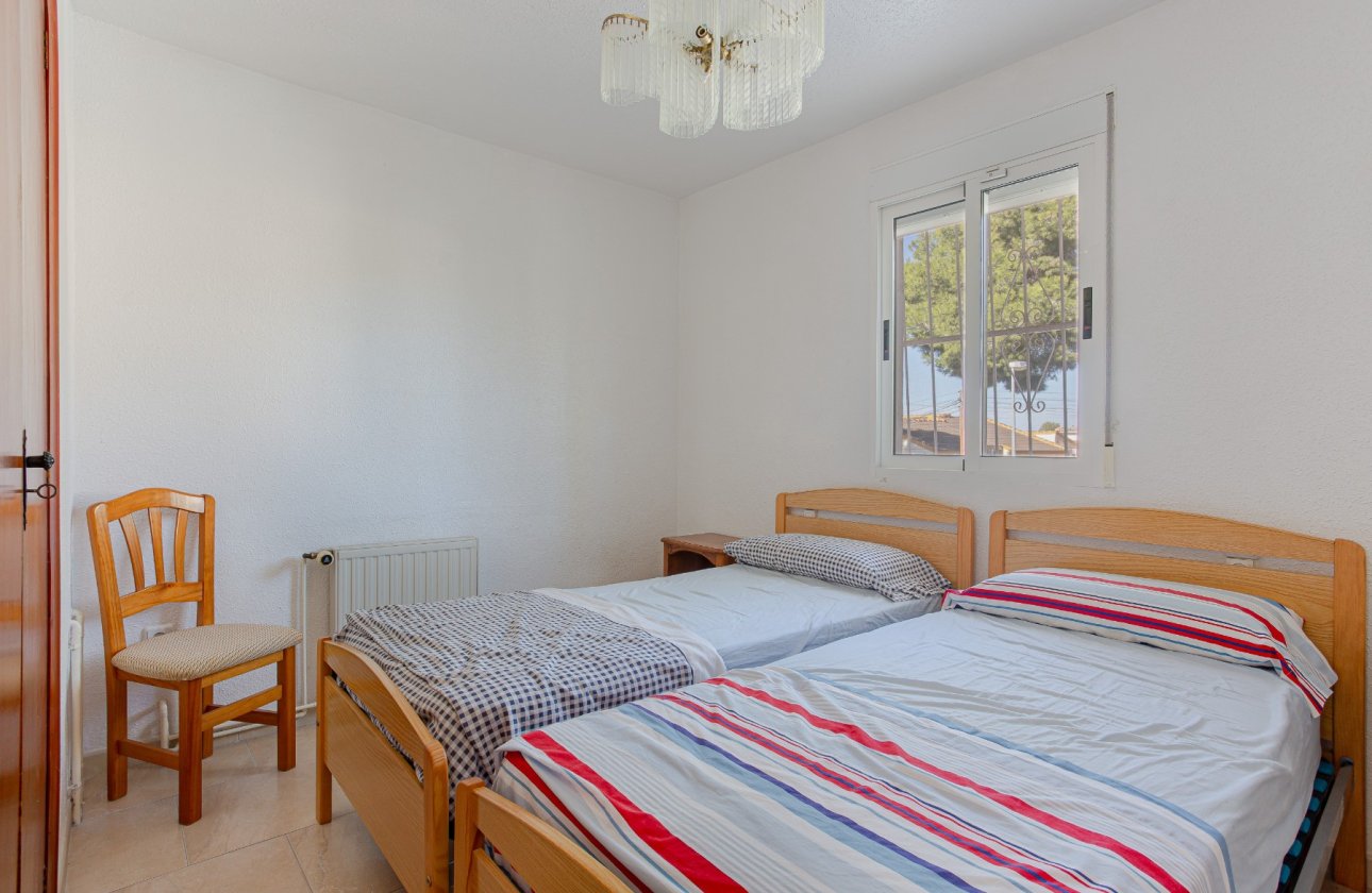 Resale - Villa -
Torrevieja - Costa Blanca