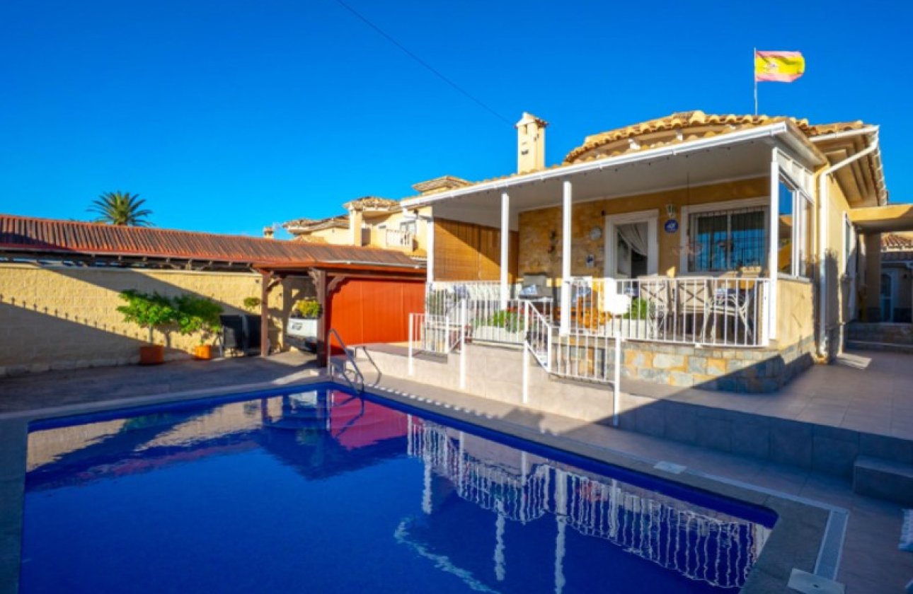 Resale - Villa -
Torrevieja - Costa Blanca