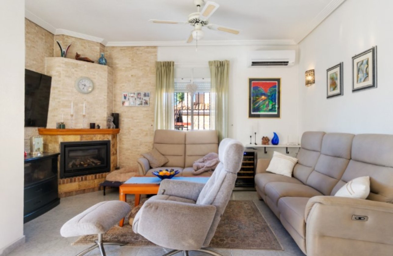 Resale - Villa -
Torrevieja - Costa Blanca