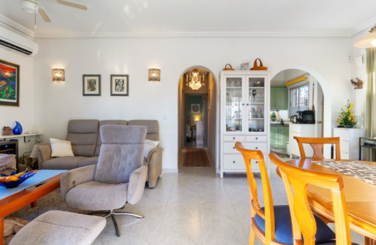 Resale - Villa -
Torrevieja - Costa Blanca