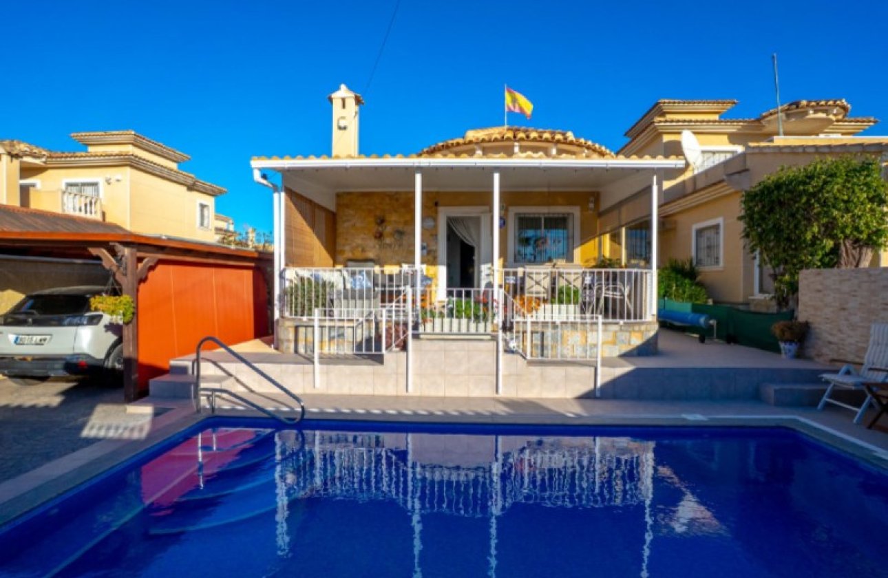 Resale - Villa -
Torrevieja - Costa Blanca