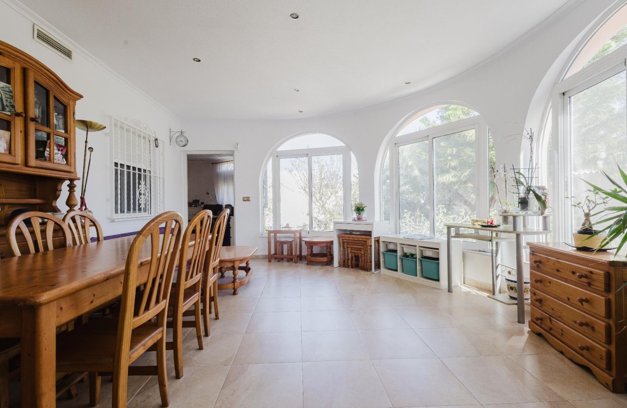 Resale - Villa -
Torrevieja - Costa Blanca